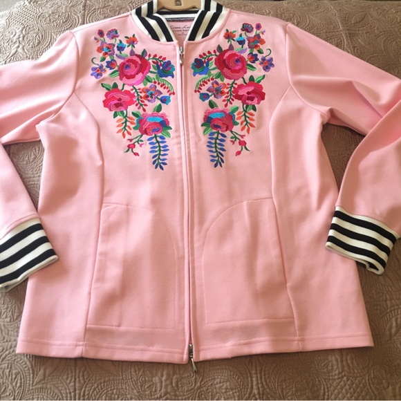 Pink sweater with black & white striped trim featuring bright florals size M - Picture 8 of 8